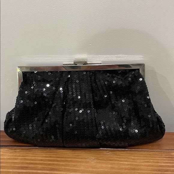 Y2K Vintage La Regale Black Sequin Clutch with Silver Chain - Picture 3 of 8